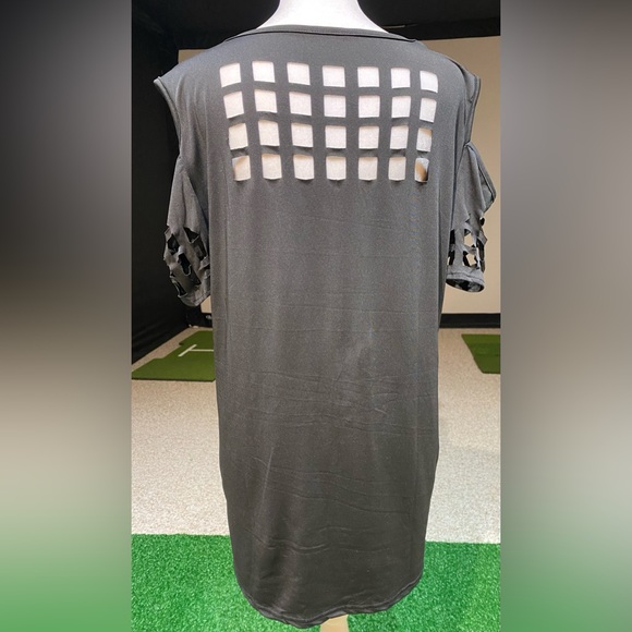 NWOT Boho Cold Shoulder Black Top Size Medium - Picture 2 of 5